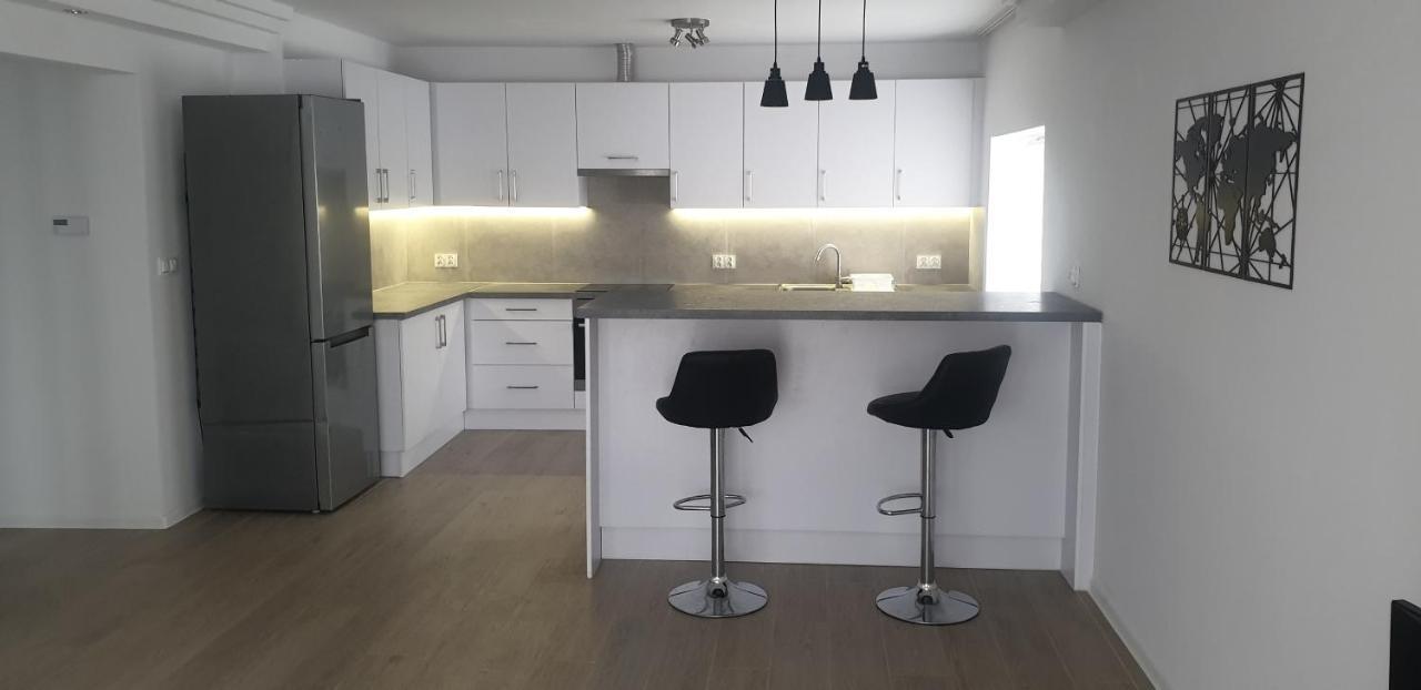 Apartament W Centrum Kielc Z Prywatnym Parkingiem Kielce Zewnętrze zdjęcie